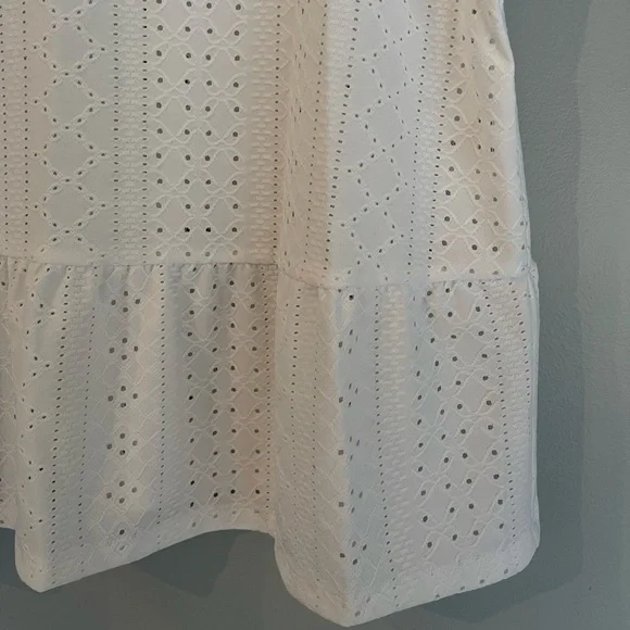 michael Kors Eyelet Peplum Sleeveless Top - Picture 3 of 11